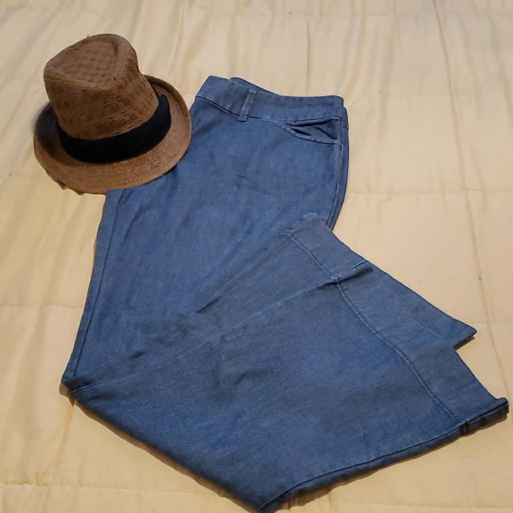 LIMITED Fit & Flare Jeans👖